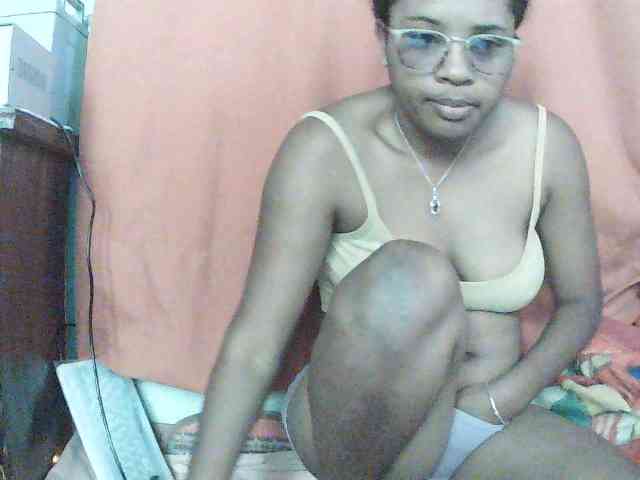 TriciaBella webcam