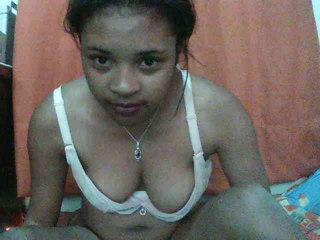 TriciaBella webcam