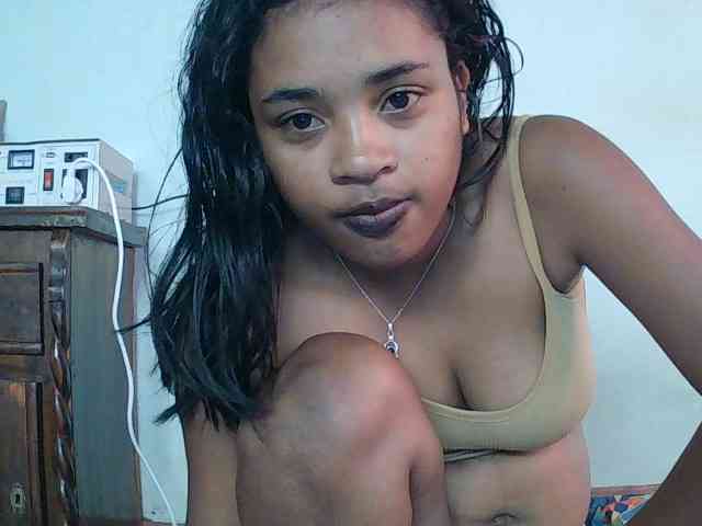 TriciaBella webcam