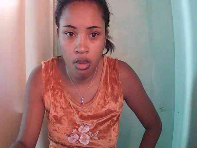 TriciaBella webcam