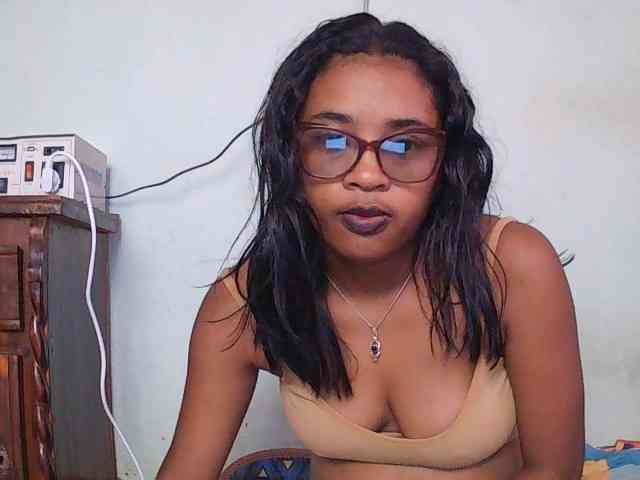 TriciaBella webcam