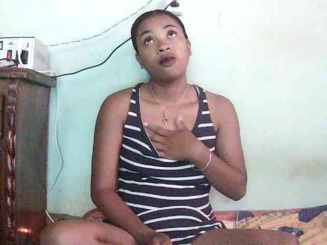 TriciaBella webcam