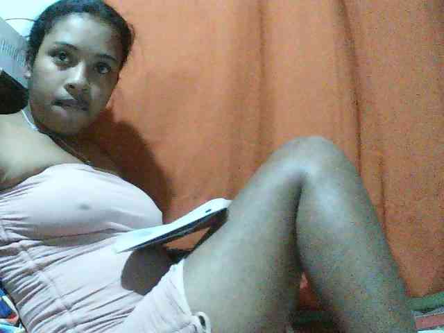 Modèle: TriciaBella