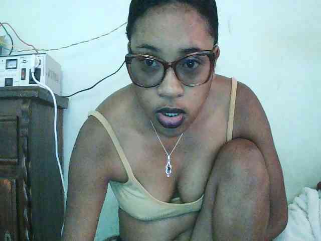 TriciaBella webcam