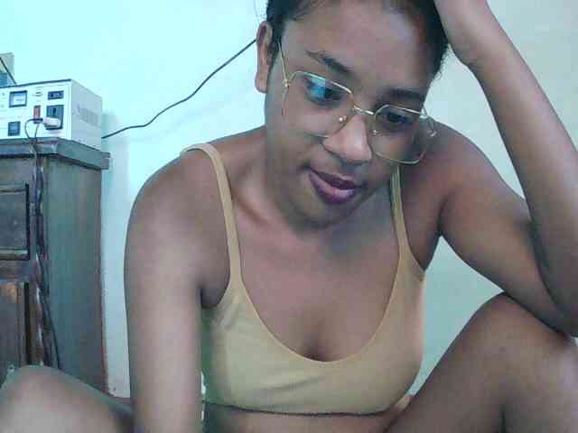 TriciaBella webcam