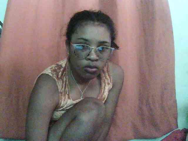 TriciaBella webcam