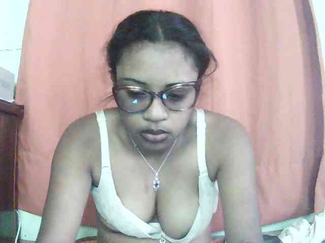 TriciaBella webcam