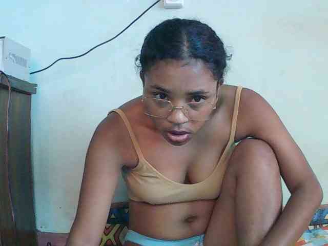 TriciaBella webcam
