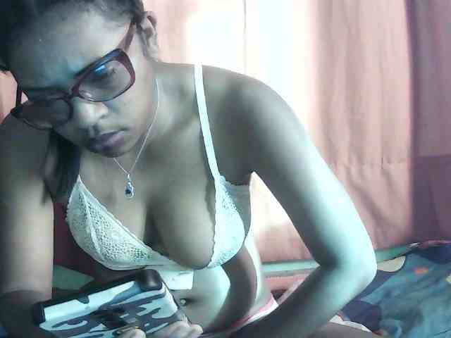 TriciaBella webcam