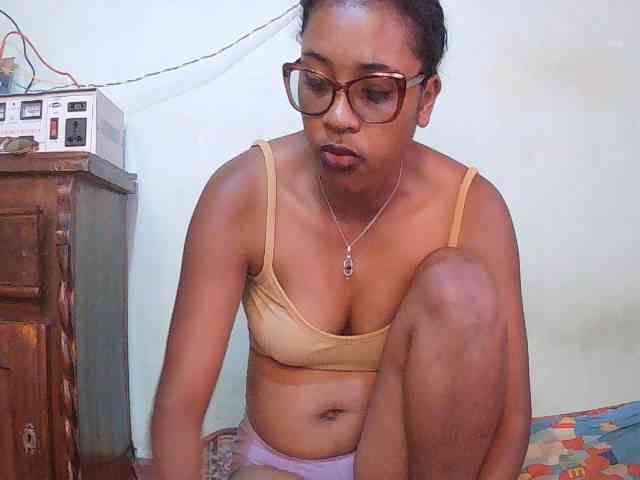TriciaBella webcam