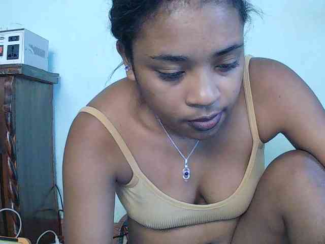 Model: TriciaBella