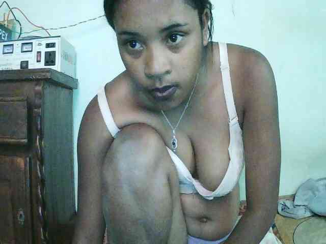 TriciaBella webcam