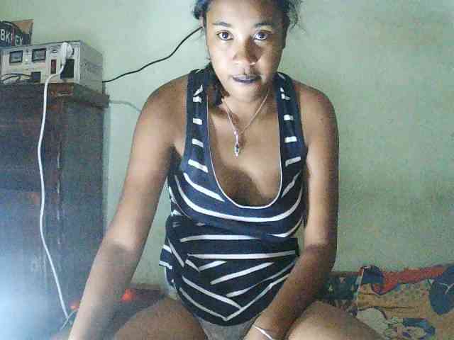 TriciaBella webcam