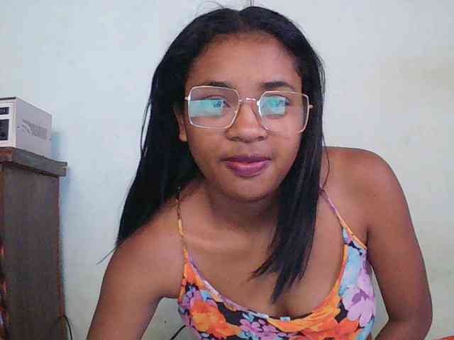 TriciaBella webcam