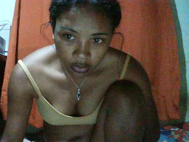 TriciaBella webcam