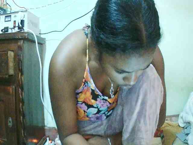 TriciaBella webcam