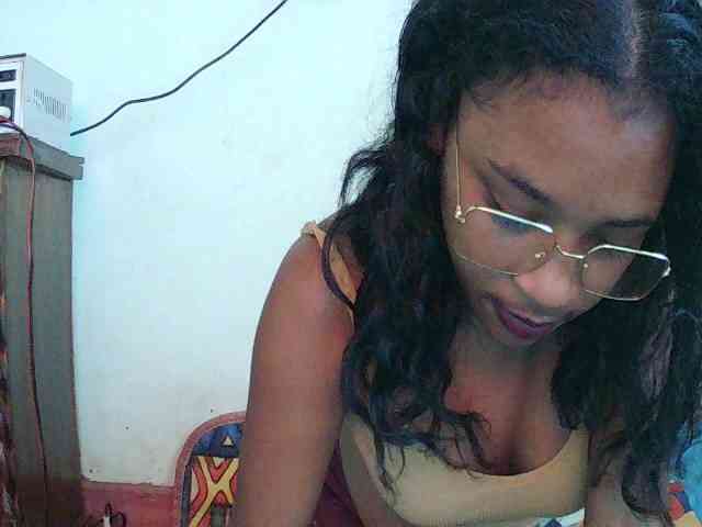 TriciaBella webcam