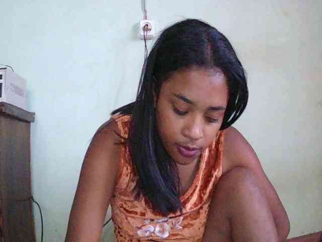 TriciaBella webcam