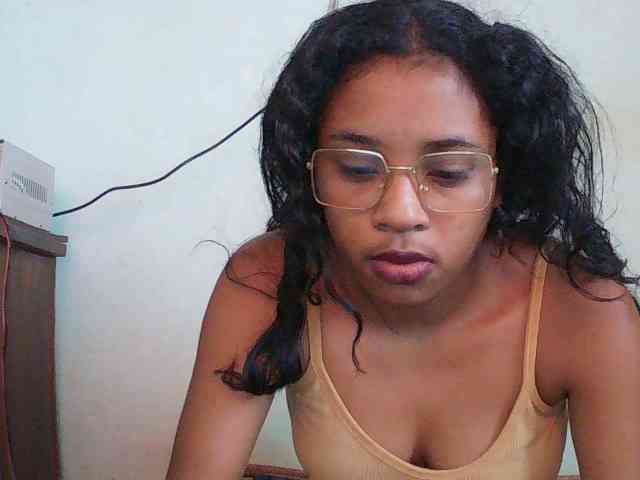 TriciaBella webcam
