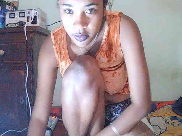 TriciaBella webcam