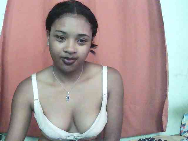 Modèle: TriciaBella