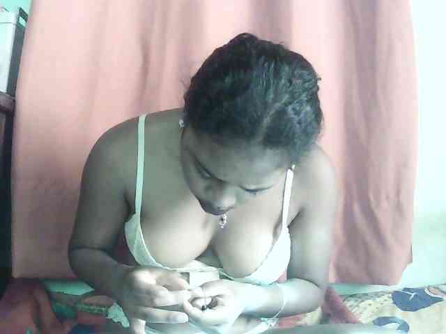 TriciaBella webcam