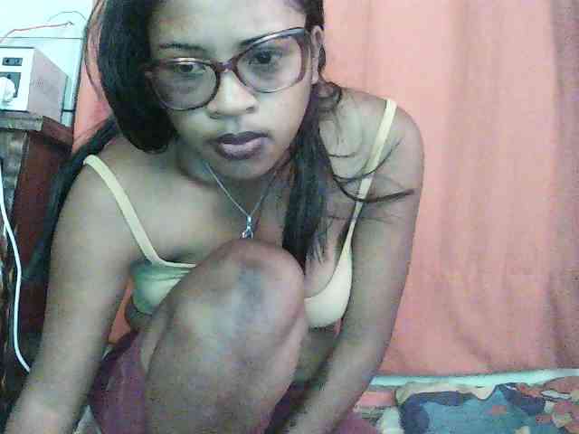 TriciaBella webcam