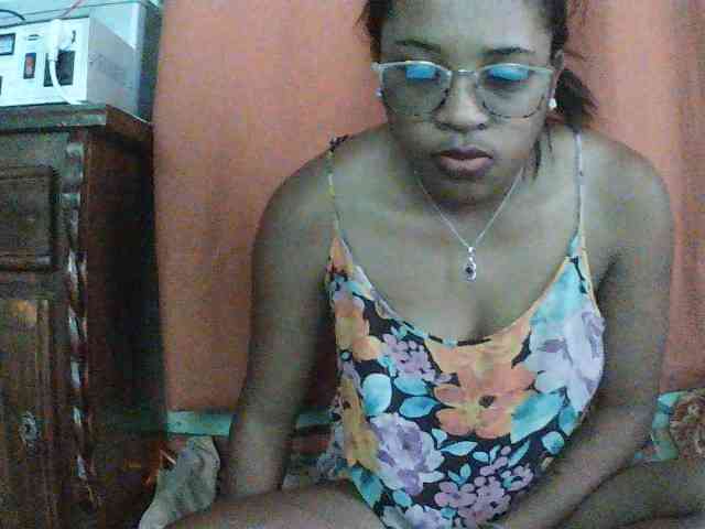 TriciaBella webcam