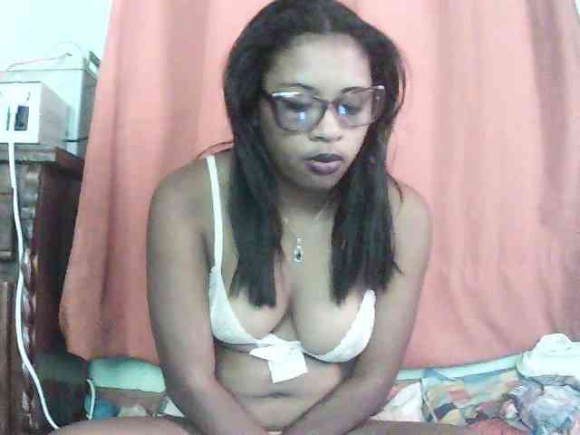 TriciaBella webcam