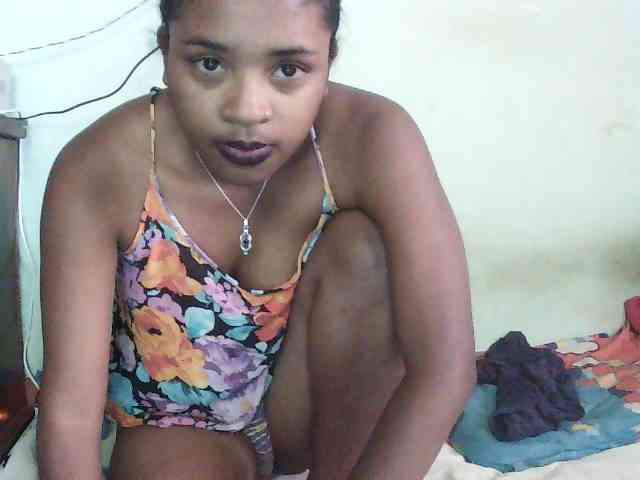 TriciaBella webcam