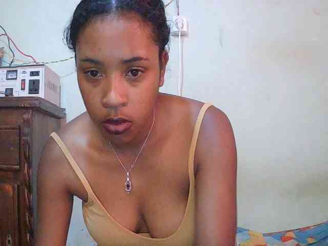 TriciaBella webcam