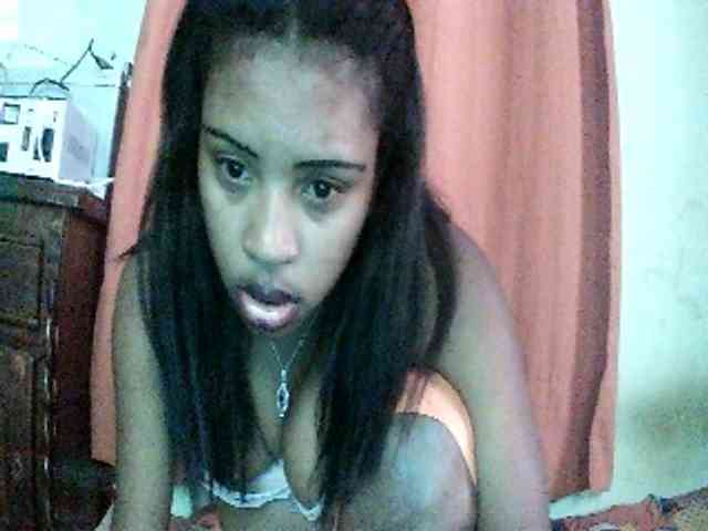 TriciaBella webcam