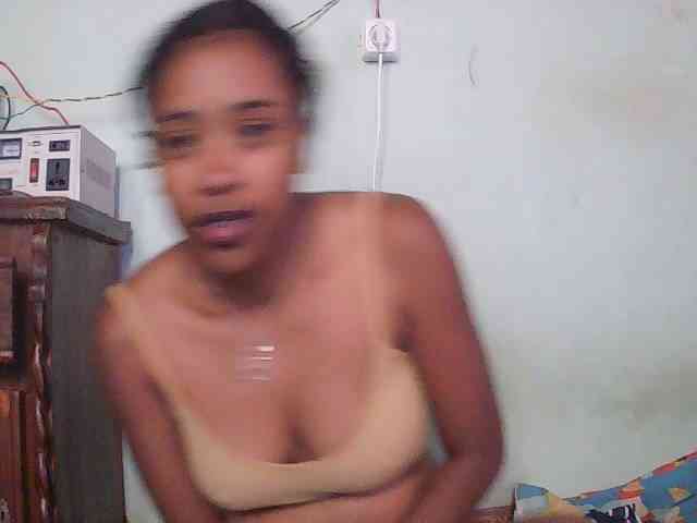 TriciaBella webcam