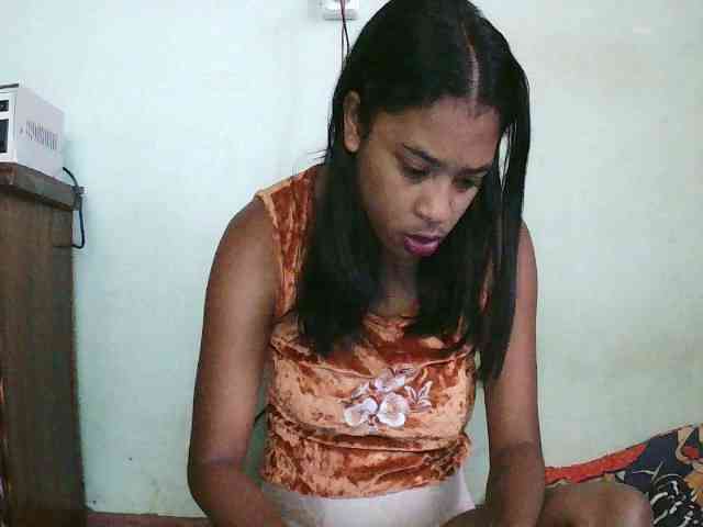 TriciaBella webcam
