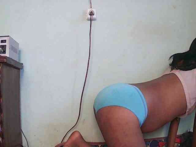 TriciaBella webcam