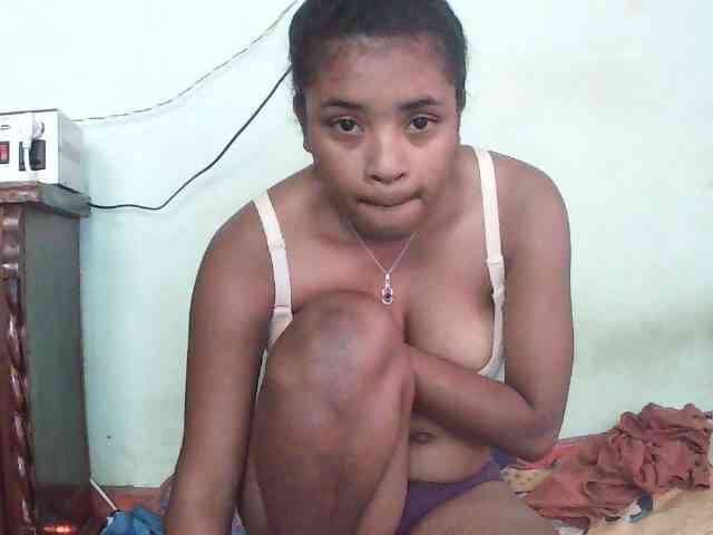 TriciaBella webcam
