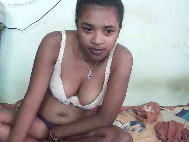 TriciaBella webcam