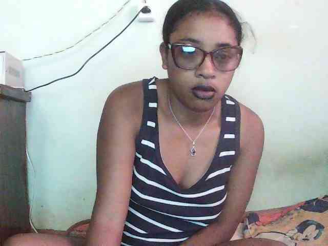 TriciaBella webcam