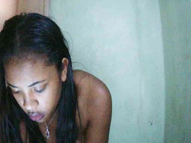 TriciaBella webcam