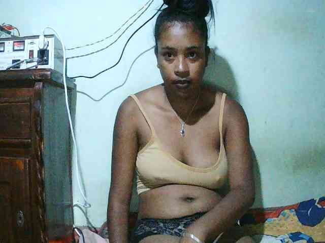 TriciaBella webcam