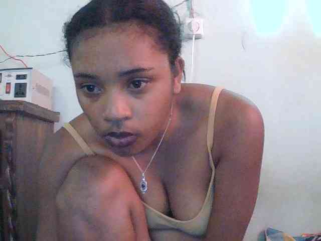 TriciaBella webcam