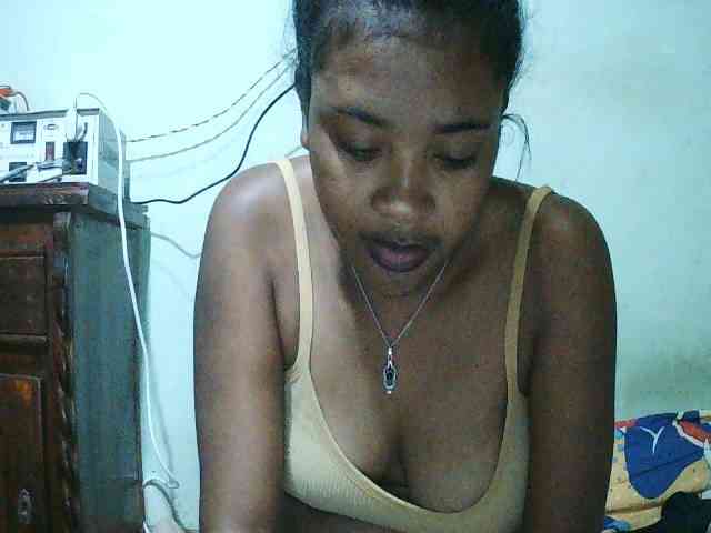 TriciaBella webcam