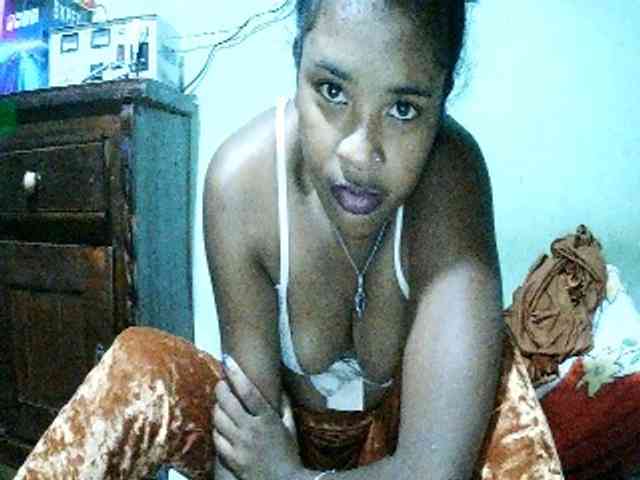 TriciaBella webcam