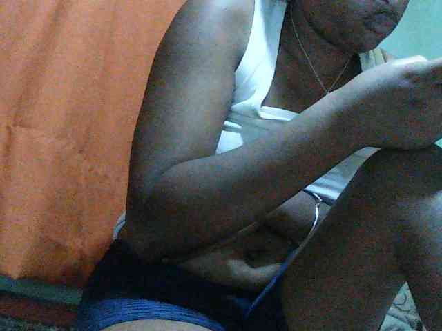 TriciaBella webcam