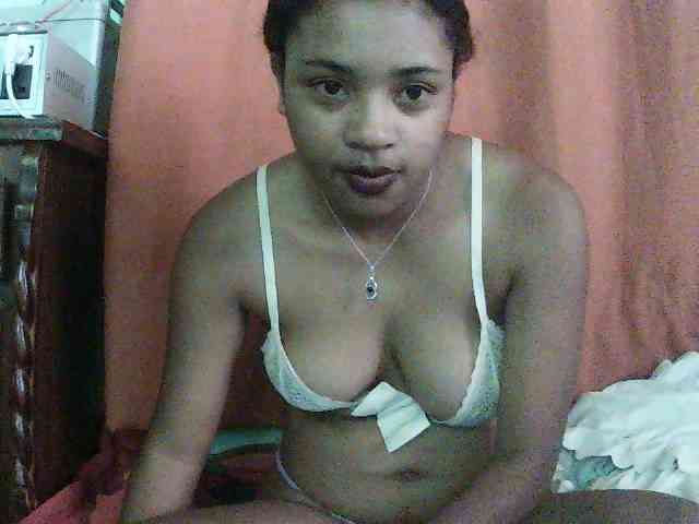 TriciaBella webcam