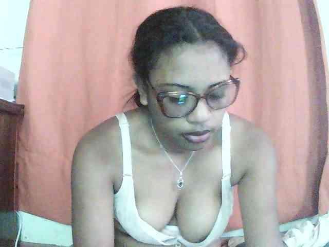 TriciaBella webcam
