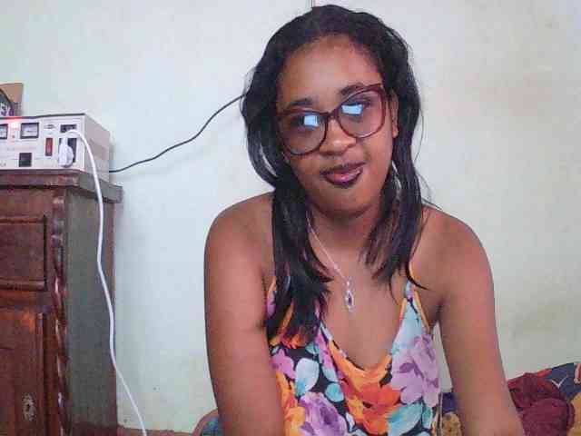 TriciaBella webcam