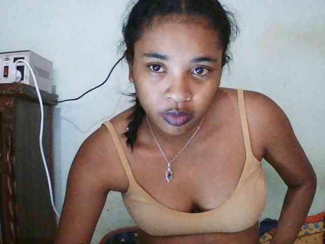 TriciaBella webcam