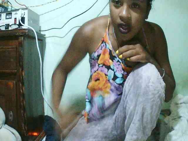 TriciaBella webcam