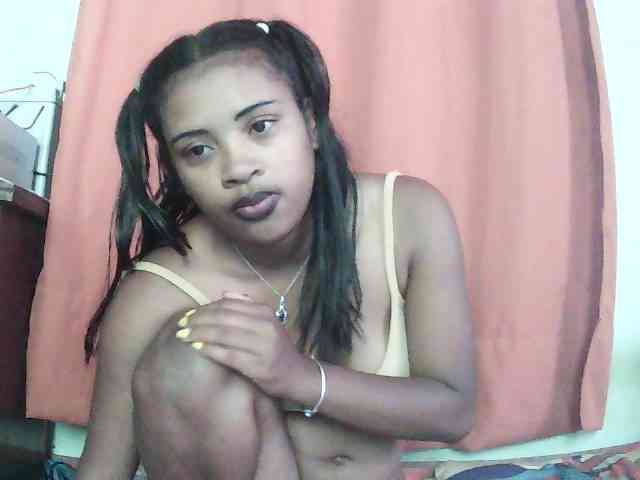 TriciaBella webcam